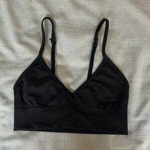 Black Lululemon sports bra size 4